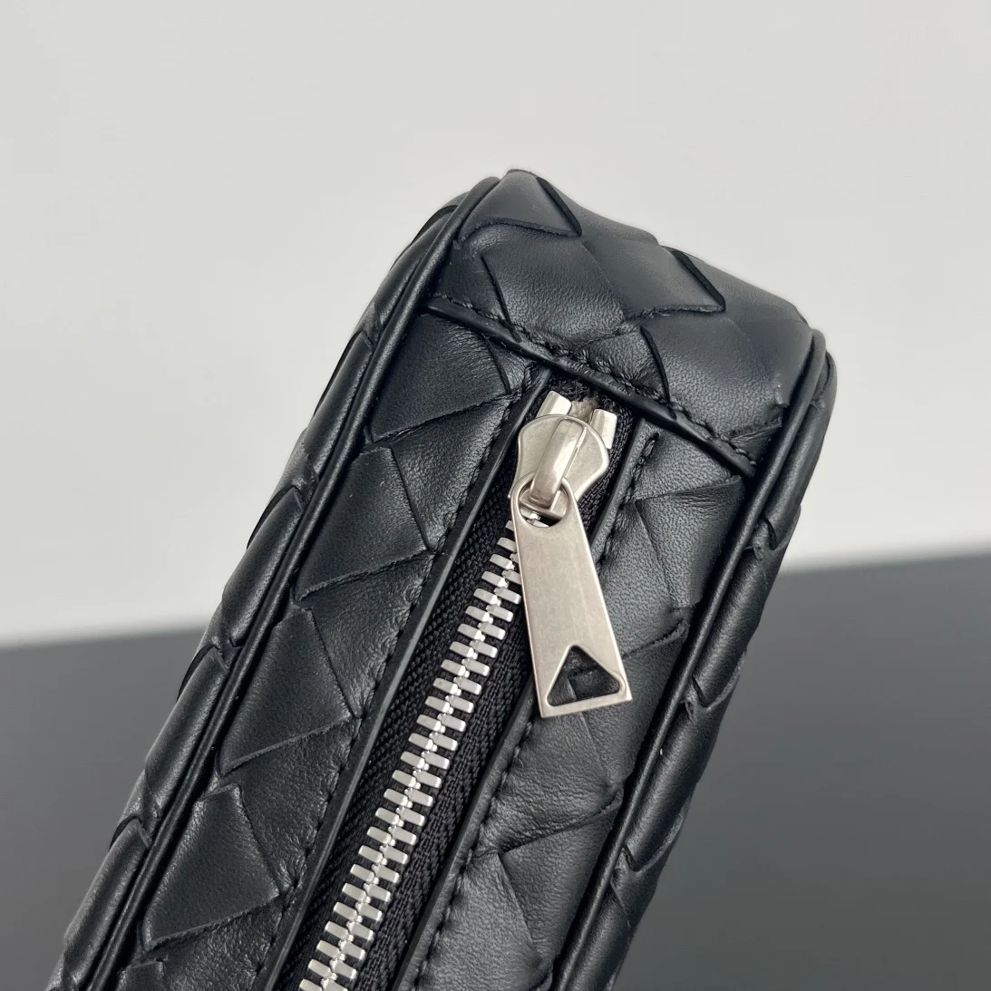 보테가 베네타 인트레치아토 라지 오거나이저 (2color)