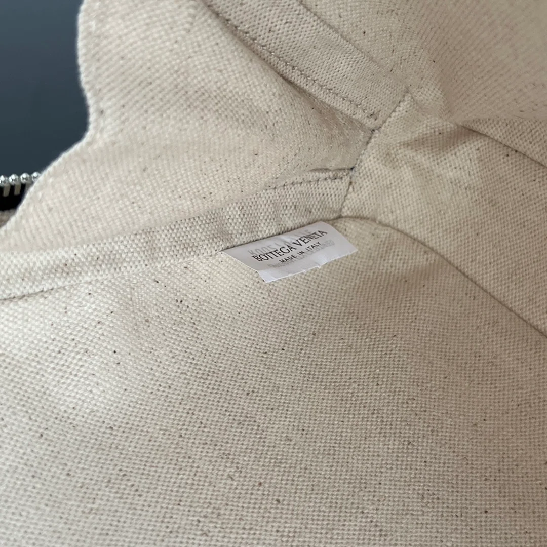 보테가 베네타 인트레치아토 라지 오거나이저 (2color)