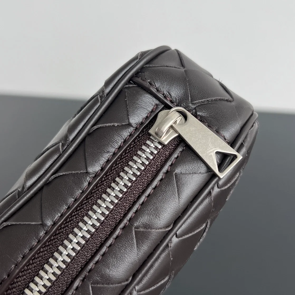 보테가 베네타 인트레치아토 미디엄 오거나이저 (2color)