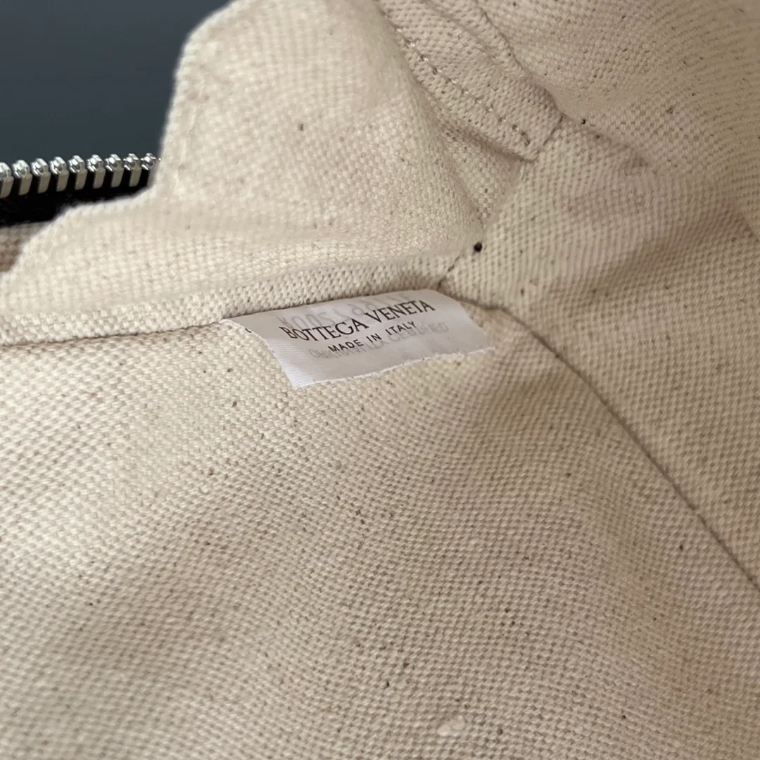 보테가 베네타 인트레치아토 미디엄 오거나이저 (2color)