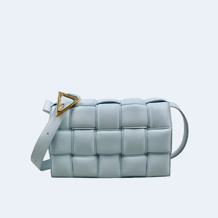 보테가 베네타 패디드 페일 블루백