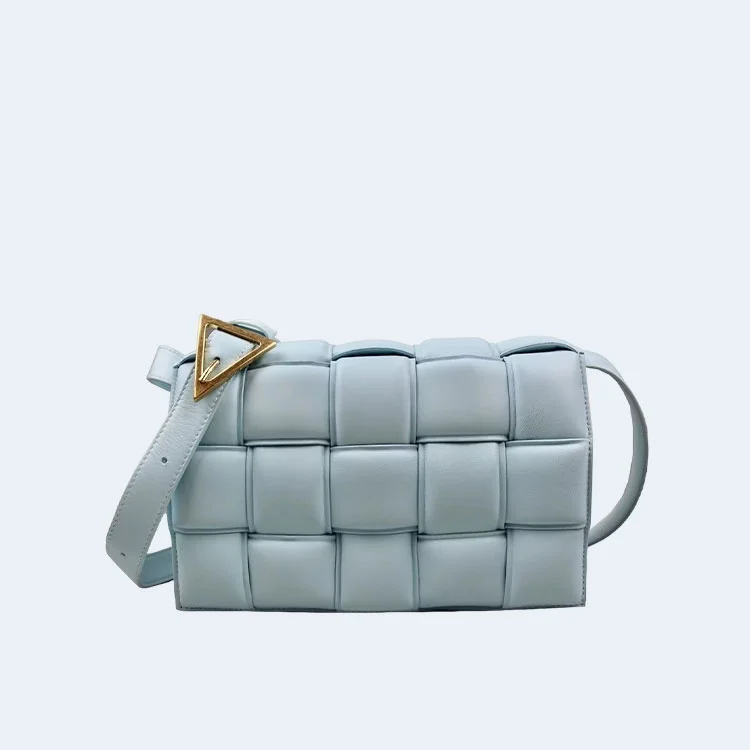 보테가 베네타 패디드 페일 블루백