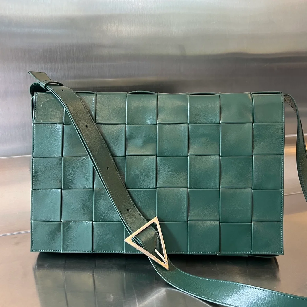 보테가 베네타 맥시 인트레치아토 크로스백