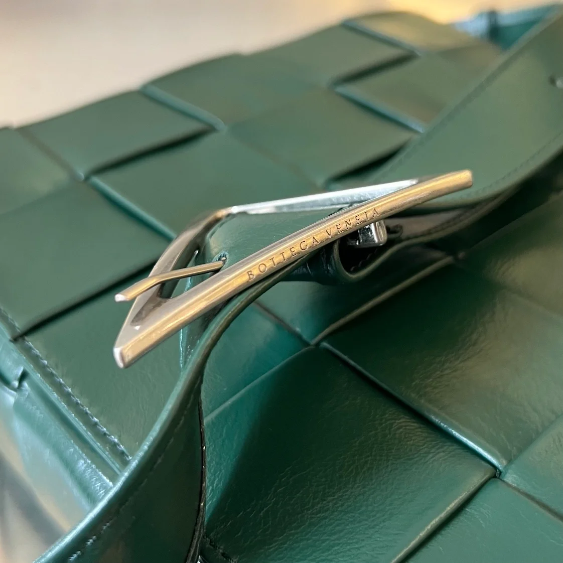 보테가 베네타 맥시 인트레치아토 크로스백