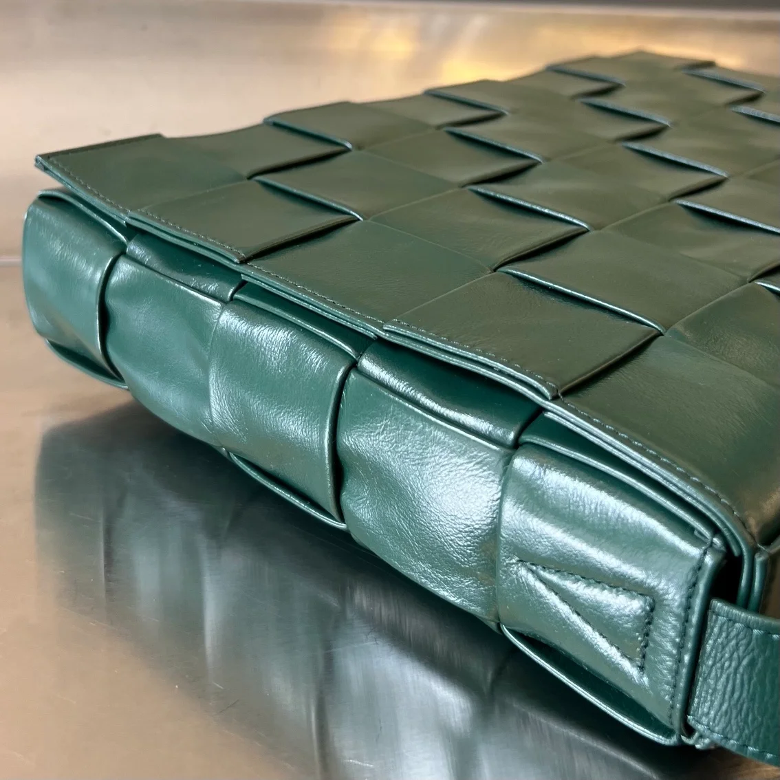 보테가 베네타 맥시 인트레치아토 크로스백