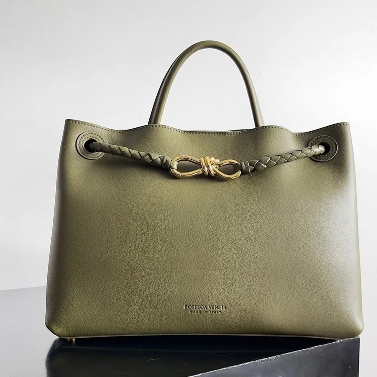 보테가 베네타 미디엄 안디아모