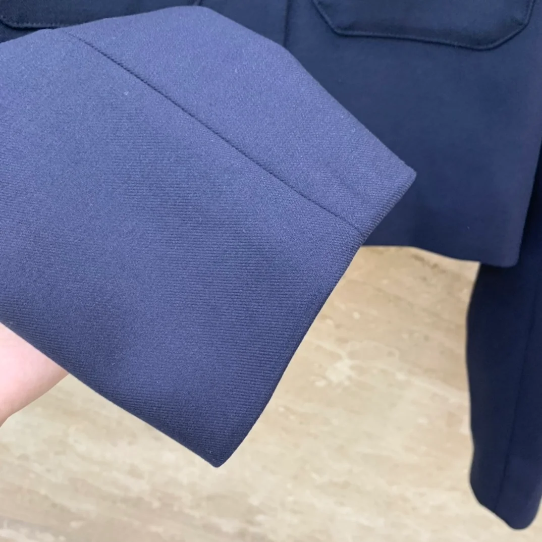 프라다 크루넥 크롭 재킷