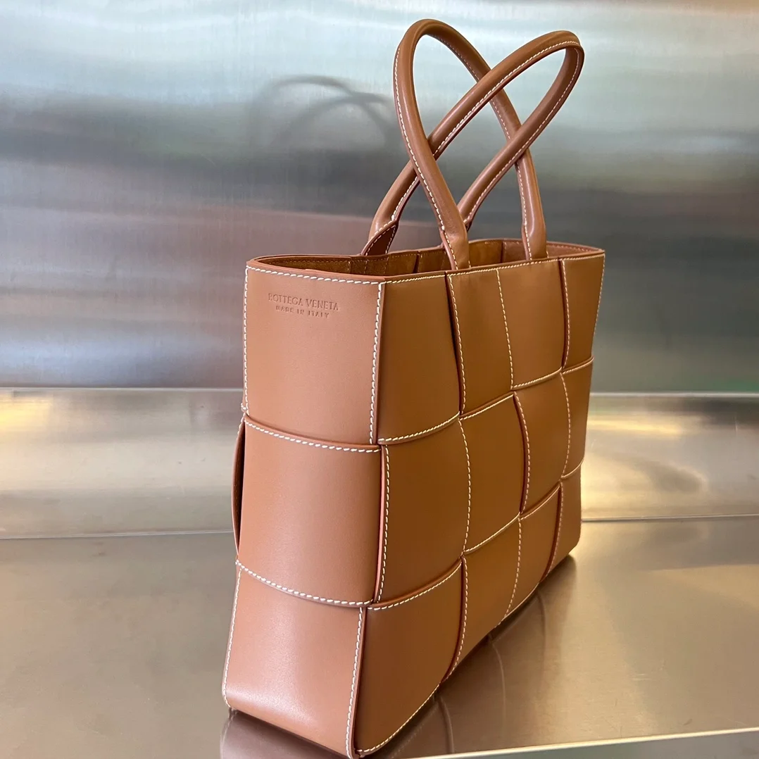 보테가 베네타 우드 내추럴 미디엄 아크로 토트백