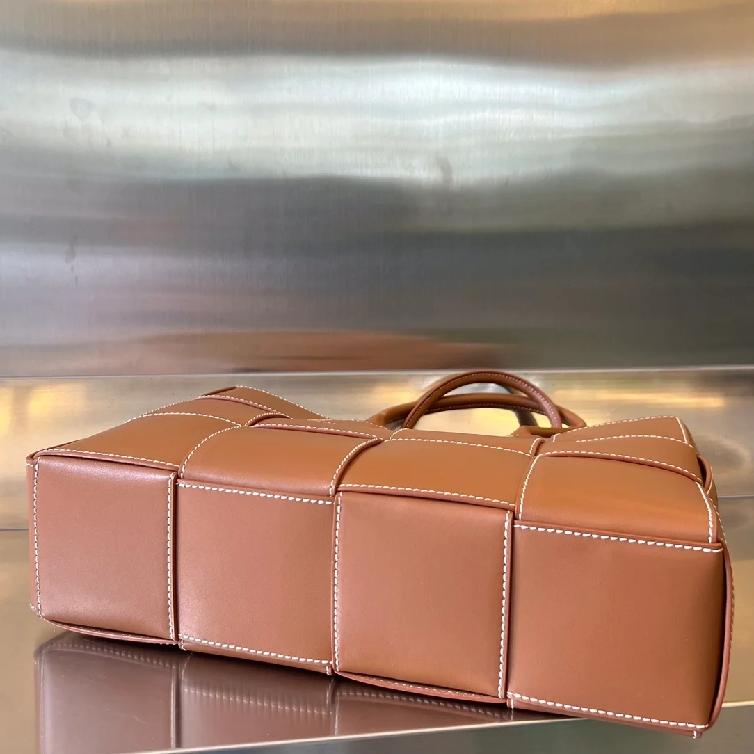 보테가 베네타 우드 내추럴 미디엄 아크로 토트백