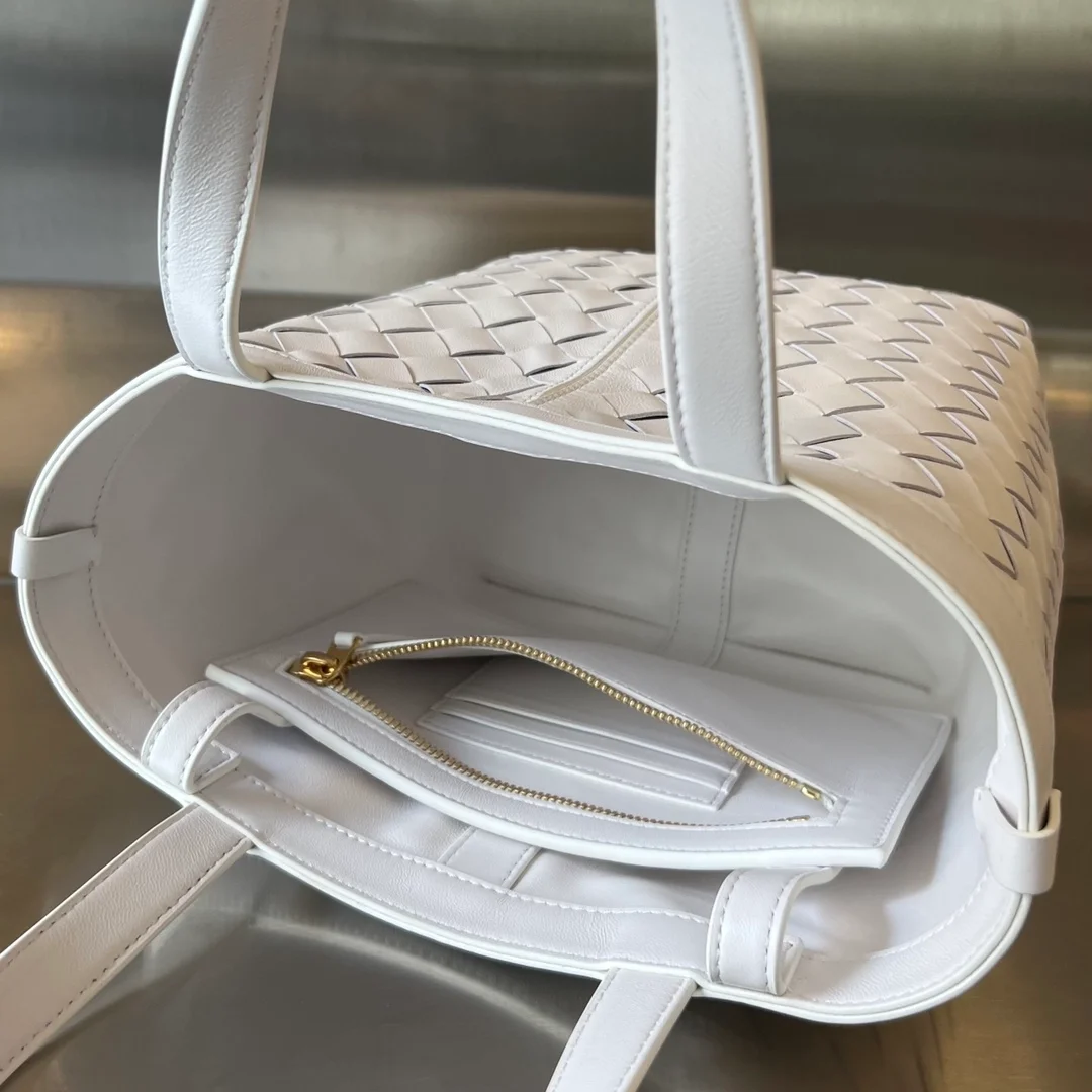 보테가 베네타 스몰 플립 블랩 백 화이트