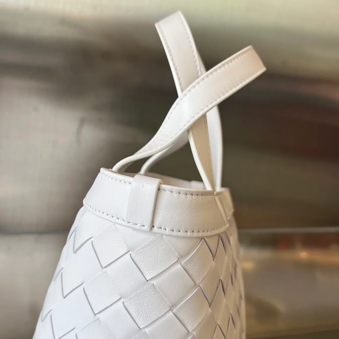 보테가 베네타 스몰 플립 블랩 백 화이트