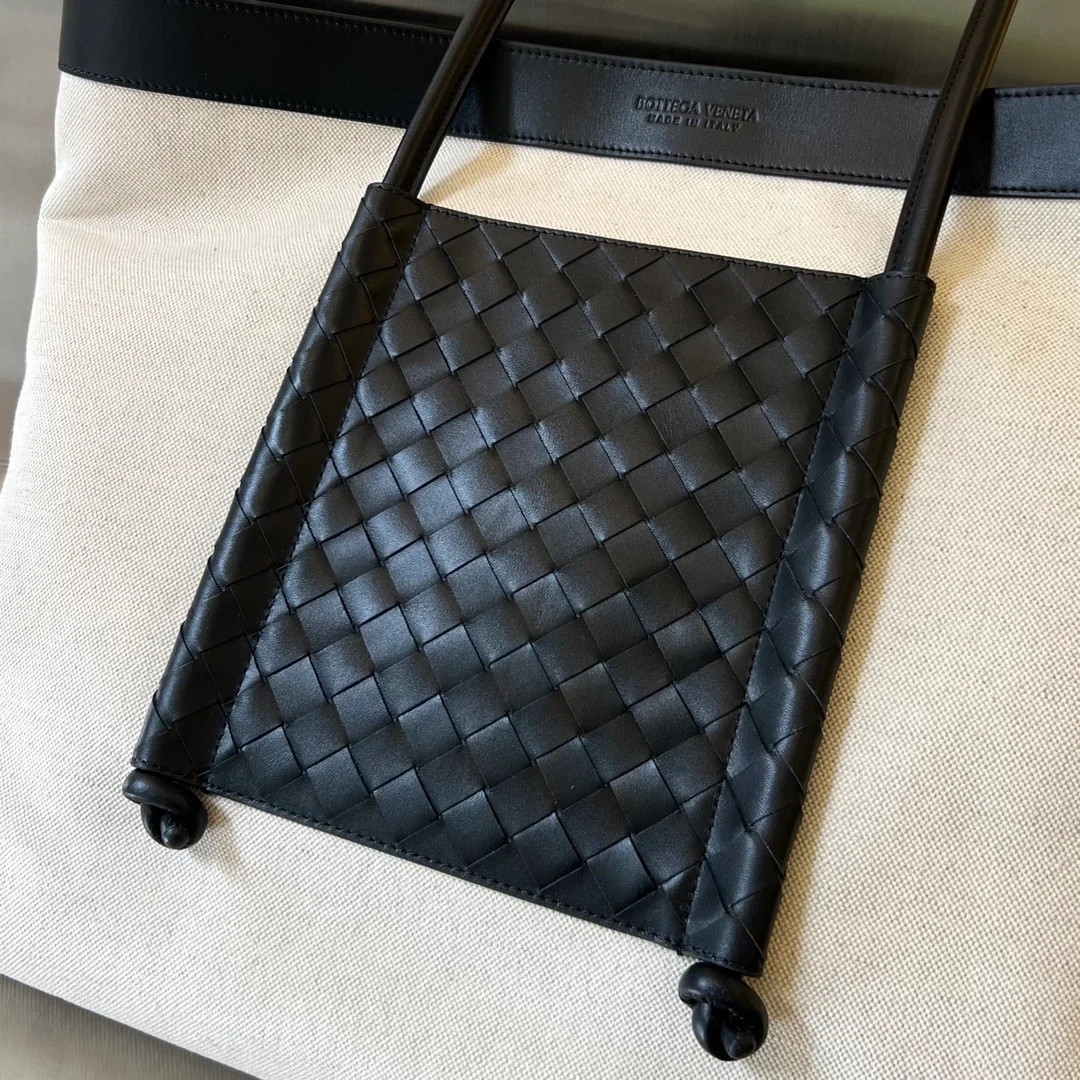 보테가 베네타 내추럴 블랙포르텔로 토트백
