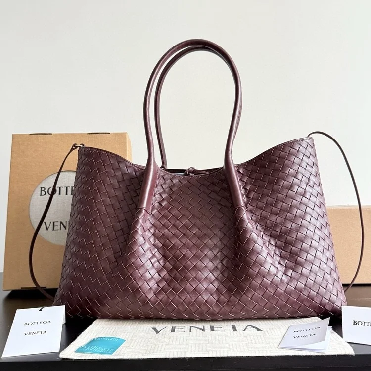 보테가 베네타  피나코테카 43