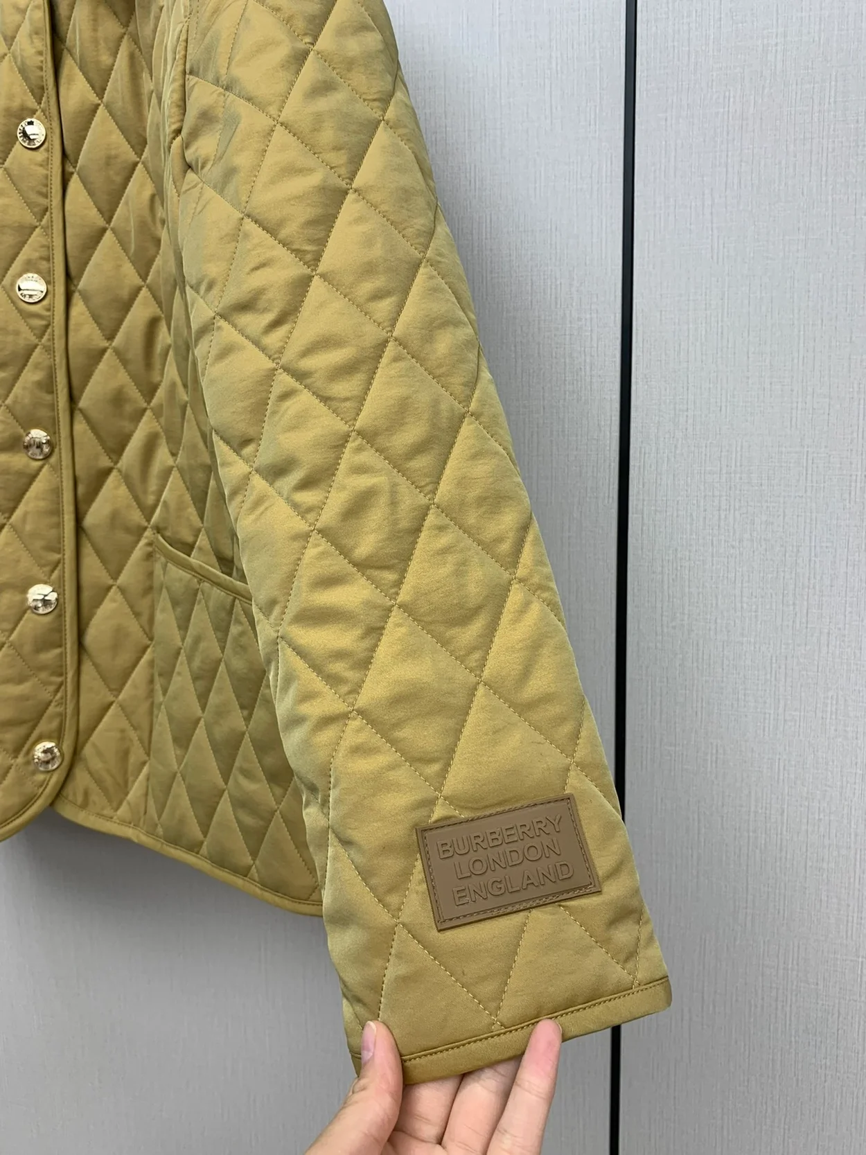 버버리 코듀로이 칼라 다이아몬드 퀄팅 자켓