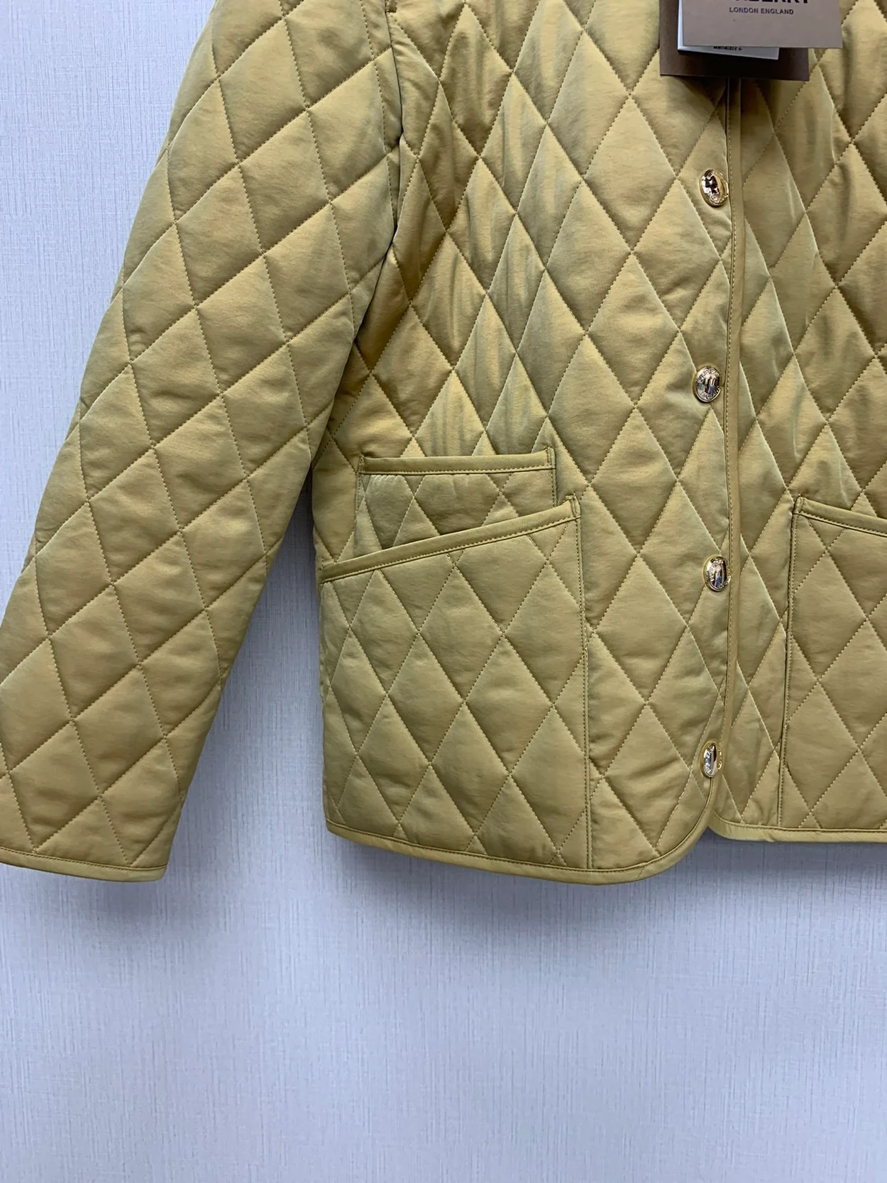 버버리 코듀로이 칼라 다이아몬드 퀄팅 자켓