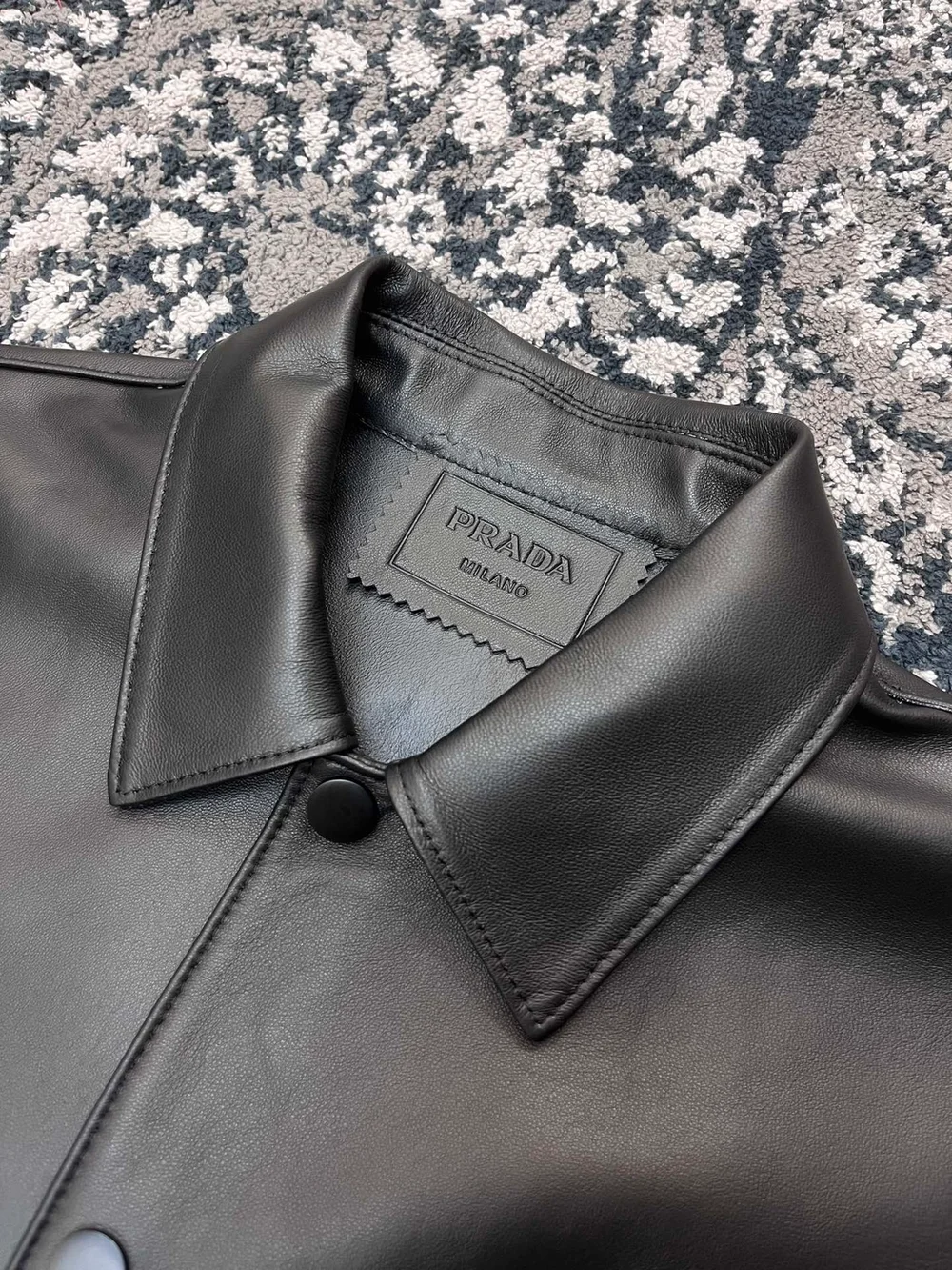 프라다 로고장식 나파 가죽 자켓