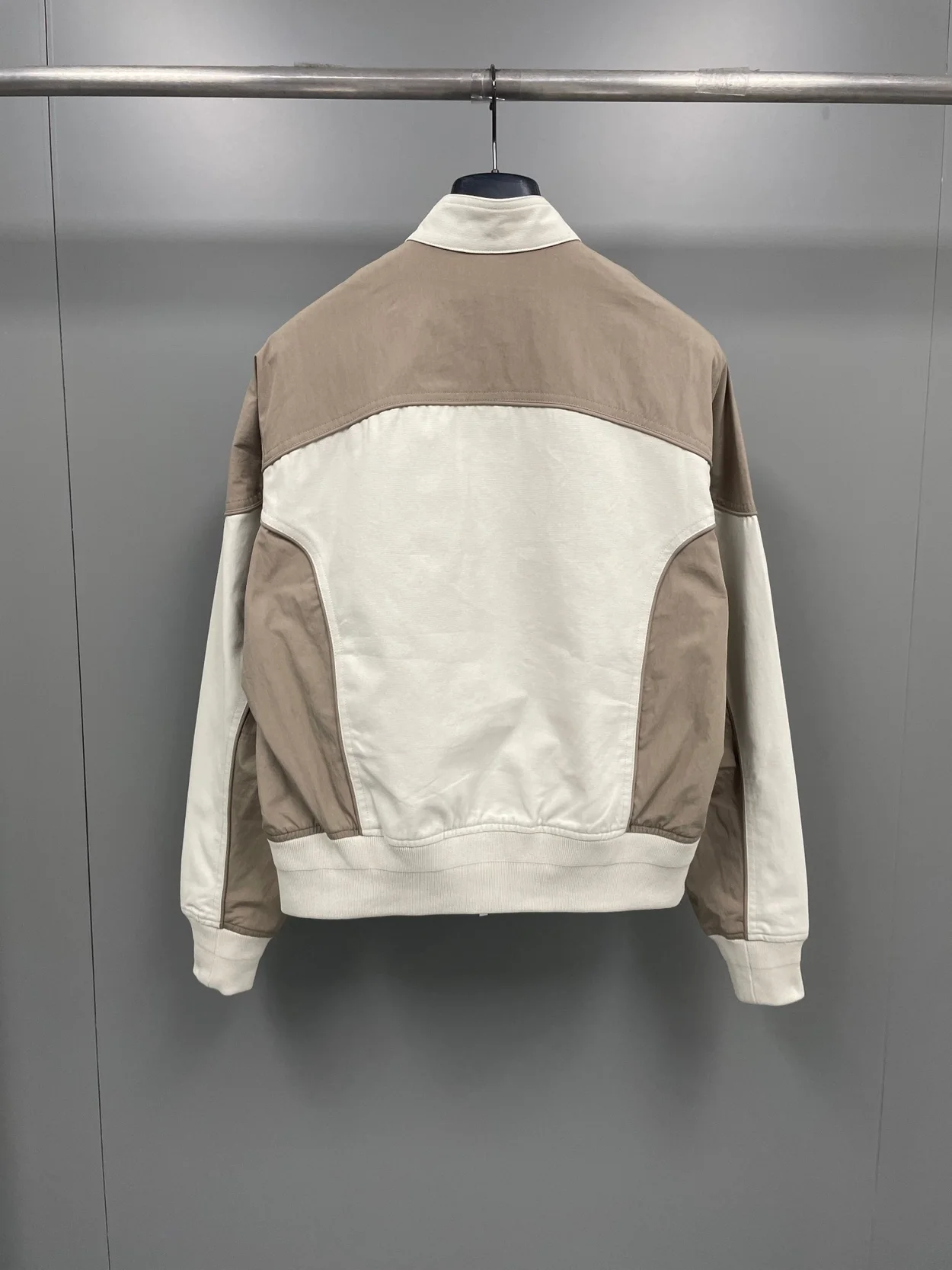 디올 콘트라스트 인서트 봄버 자켓