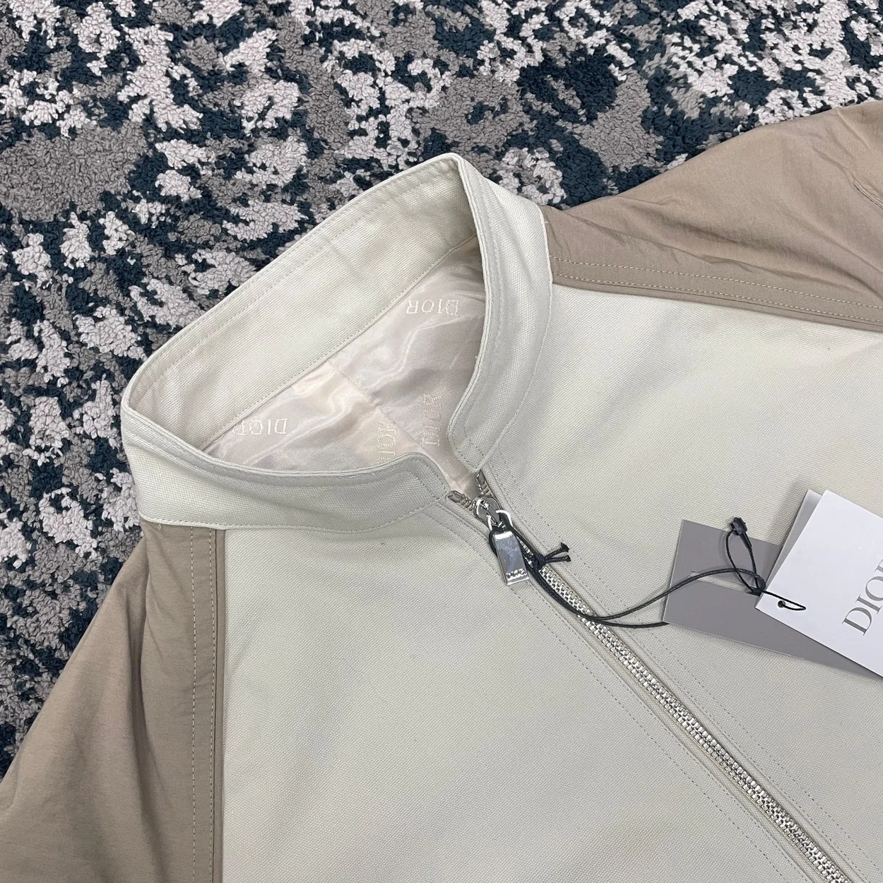 디올 콘트라스트 인서트 봄버 자켓