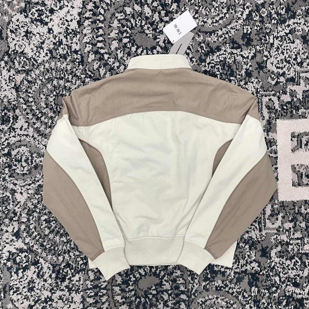 디올 콘트라스트 인서트 봄버 자켓