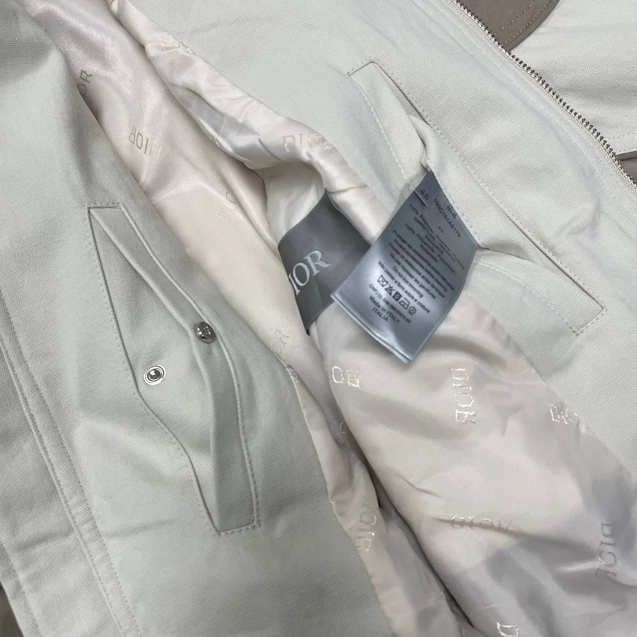 디올 콘트라스트 인서트 봄버 자켓