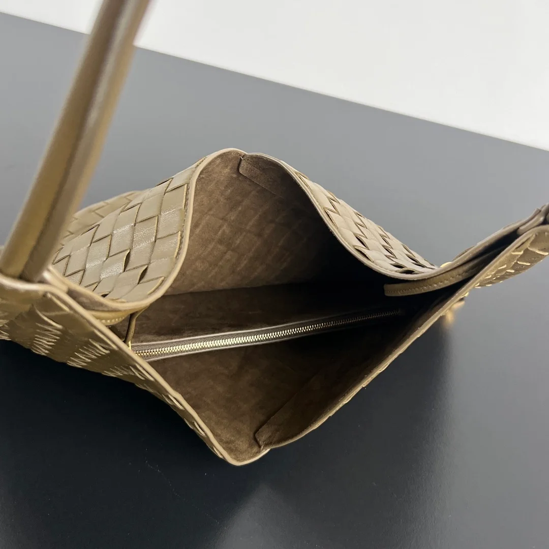 보테가 베네타 솔스티스 미디엄