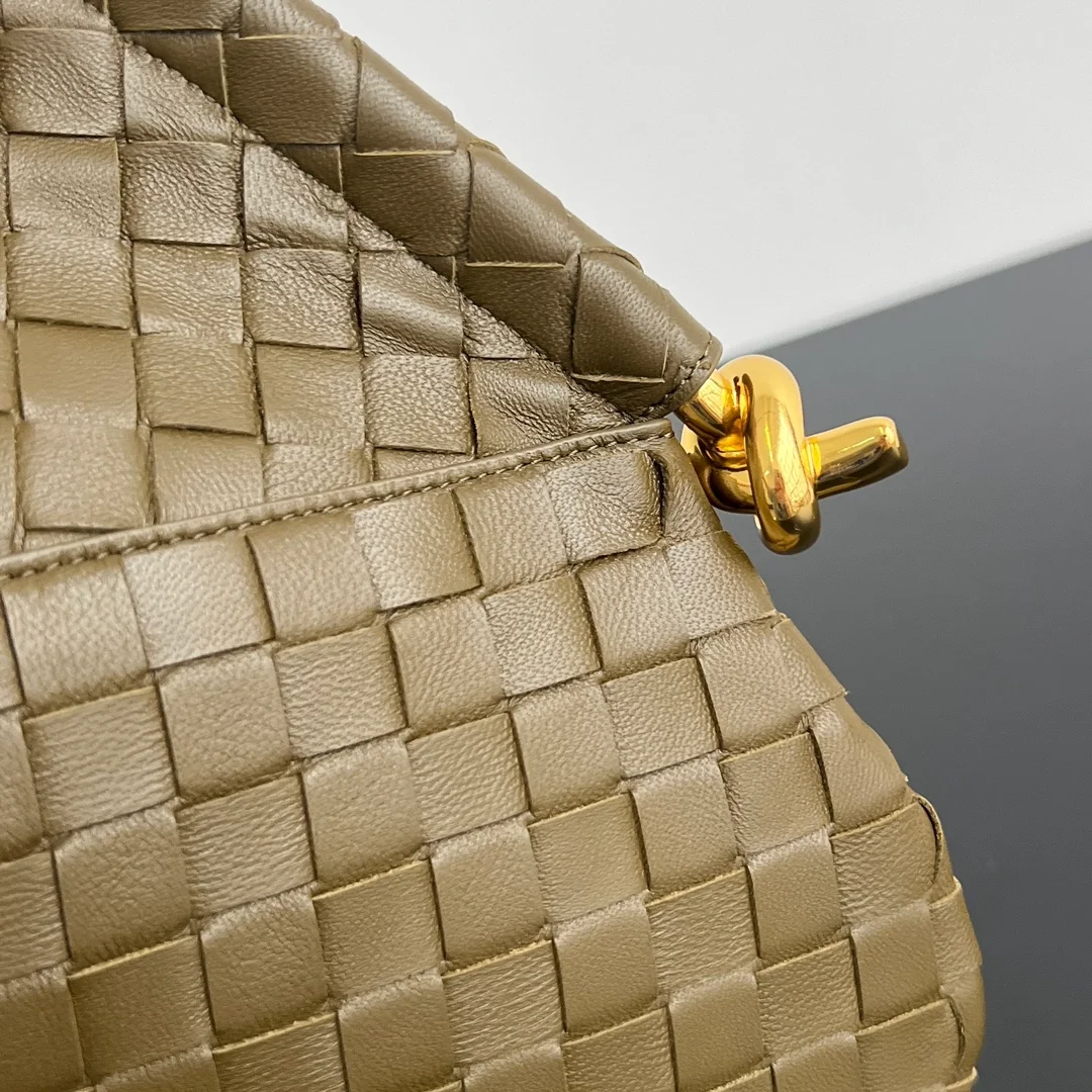 보테가 베네타 솔스티스 미디엄