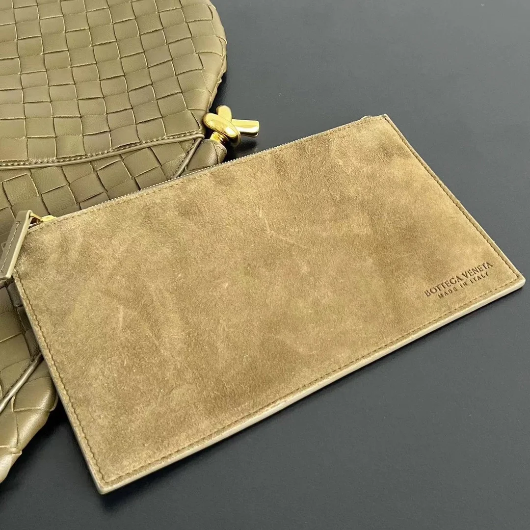 보테가 베네타 솔스티스 미디엄