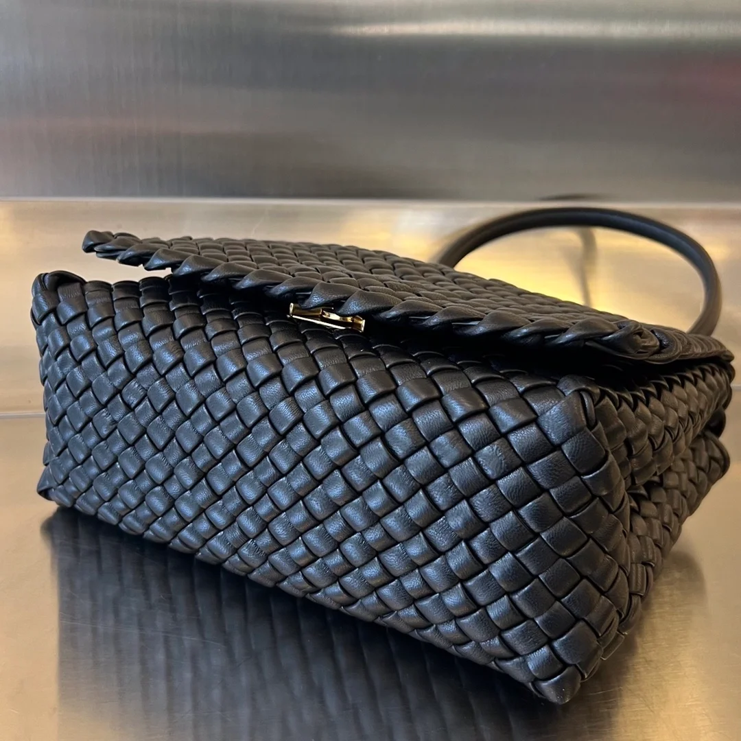 보테가 베네타 초크 패티 탑 핸들백 블랙