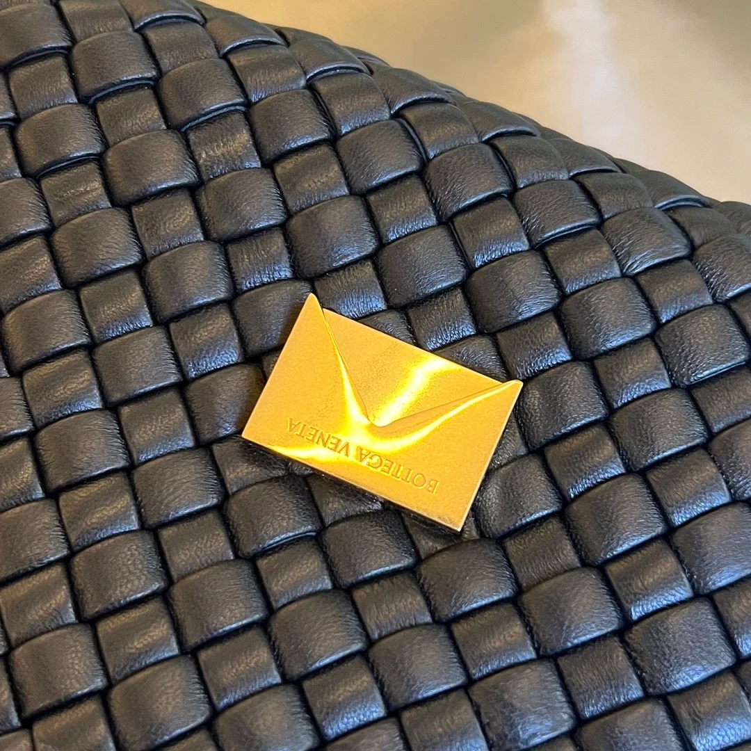 보테가 베네타 초크 패티 탑 핸들백 블랙