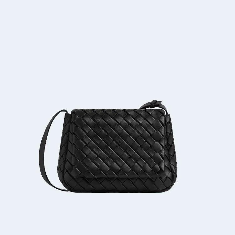 보테가 베네타 코블 메신저백 블랙