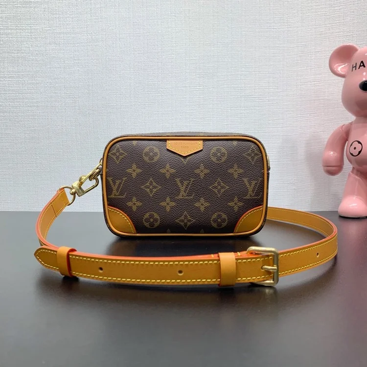 루이비통 트로카데로 웨어러블 월릿 M14058