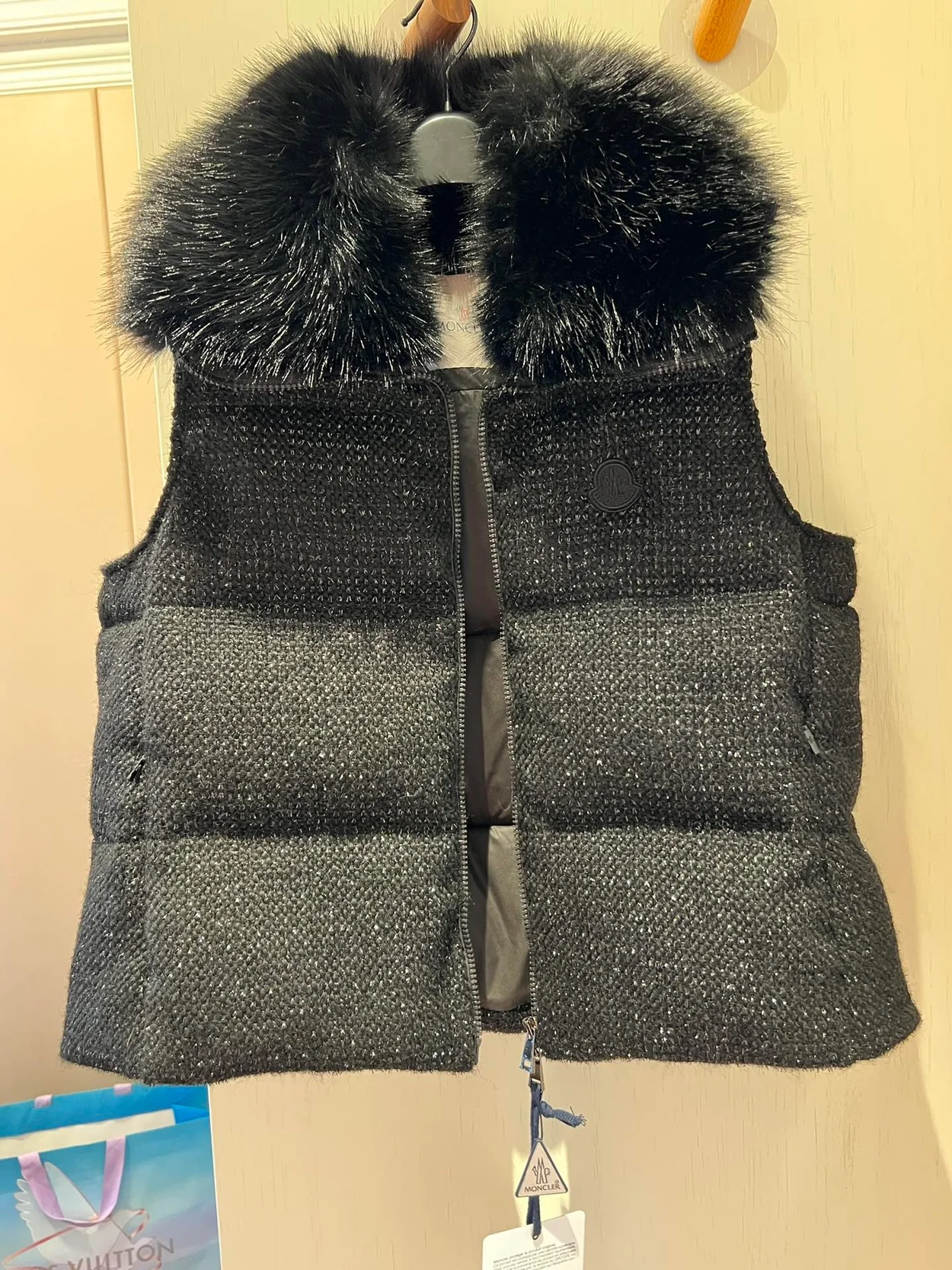 몽클레어 까를렛 유니섹스 다운 베스트