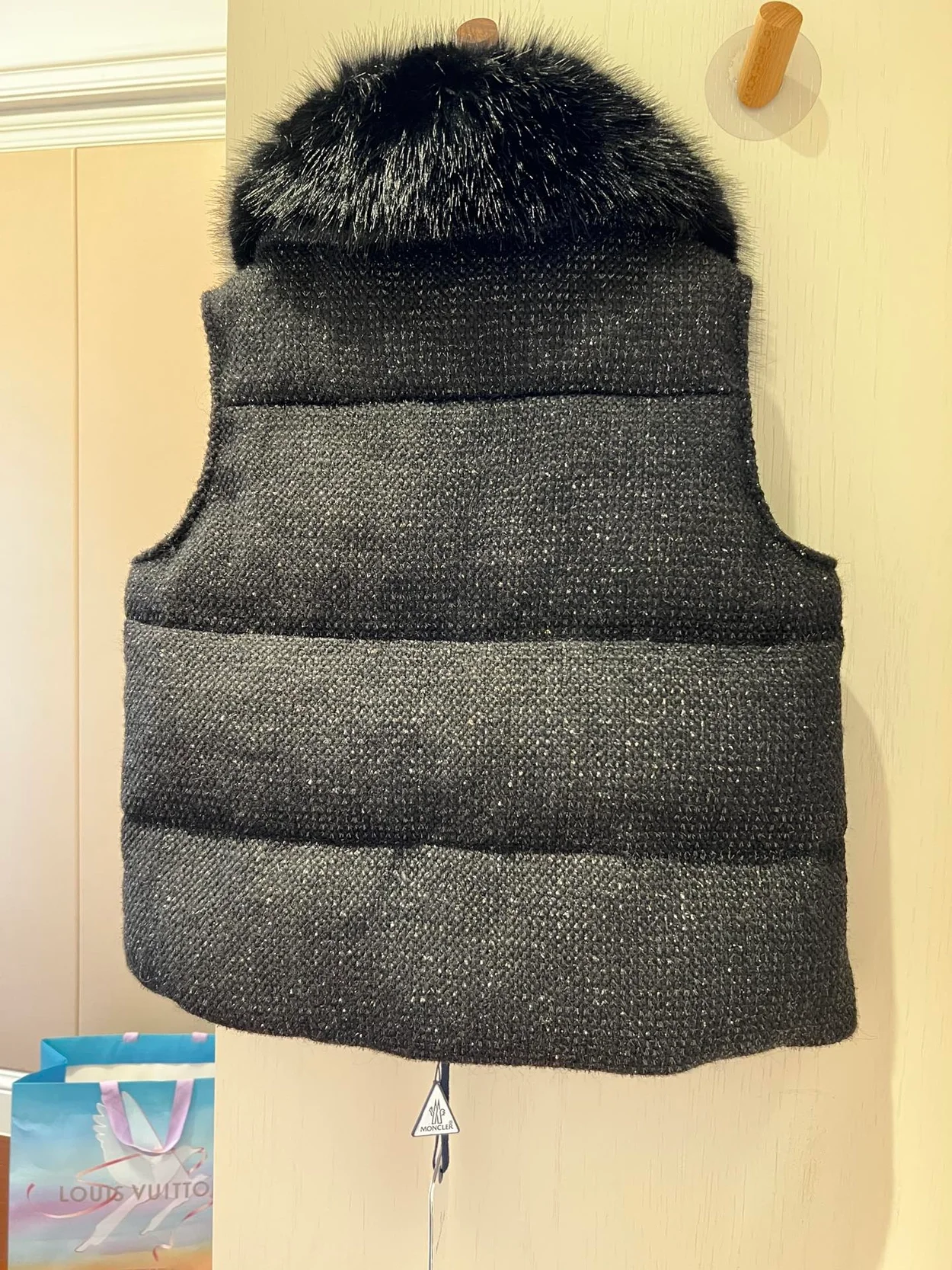 몽클레어 까를렛 유니섹스 다운 베스트