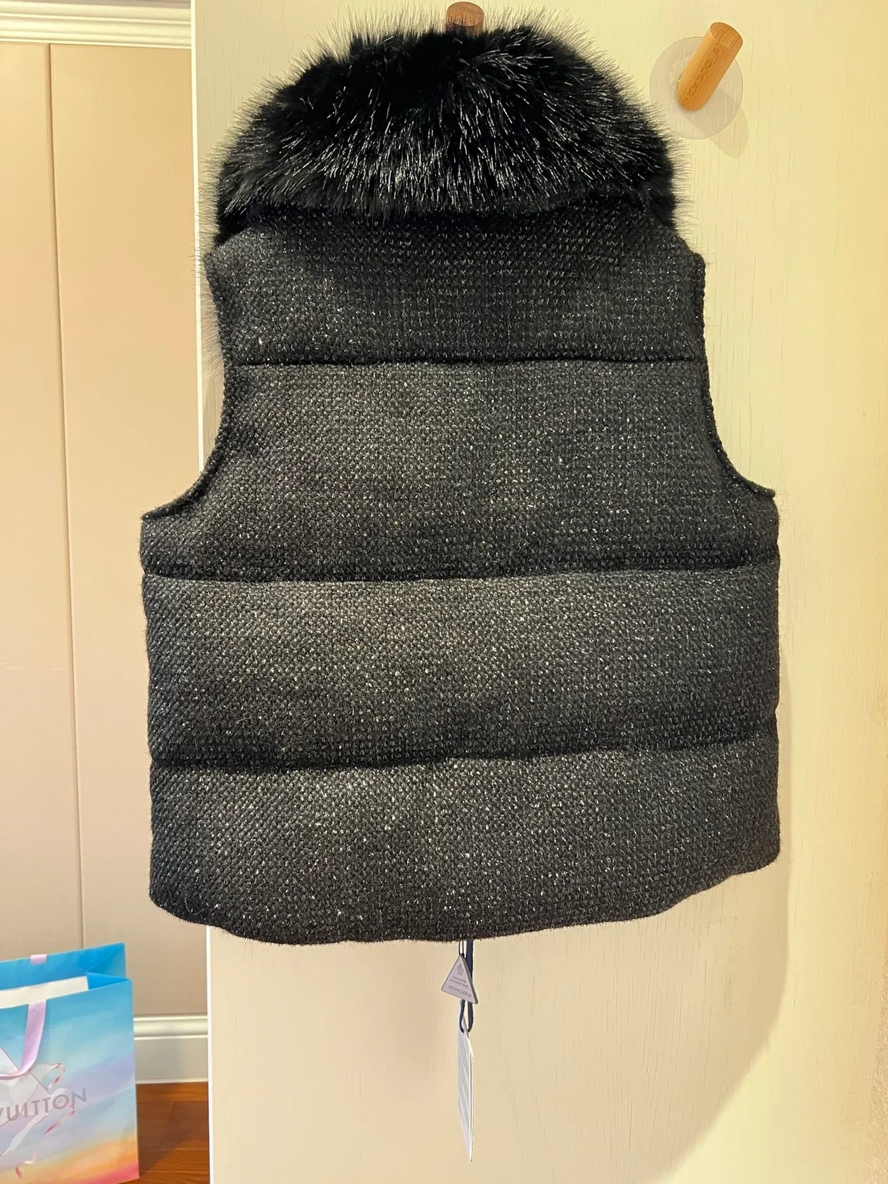 몽클레어 까를렛 유니섹스 다운 베스트