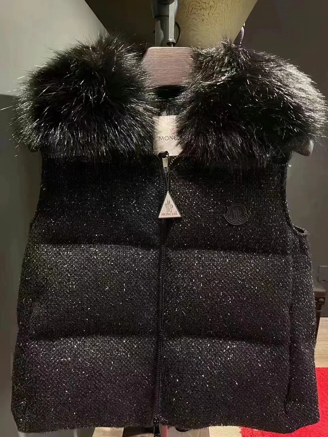 몽클레어 까를렛 유니섹스 다운 베스트