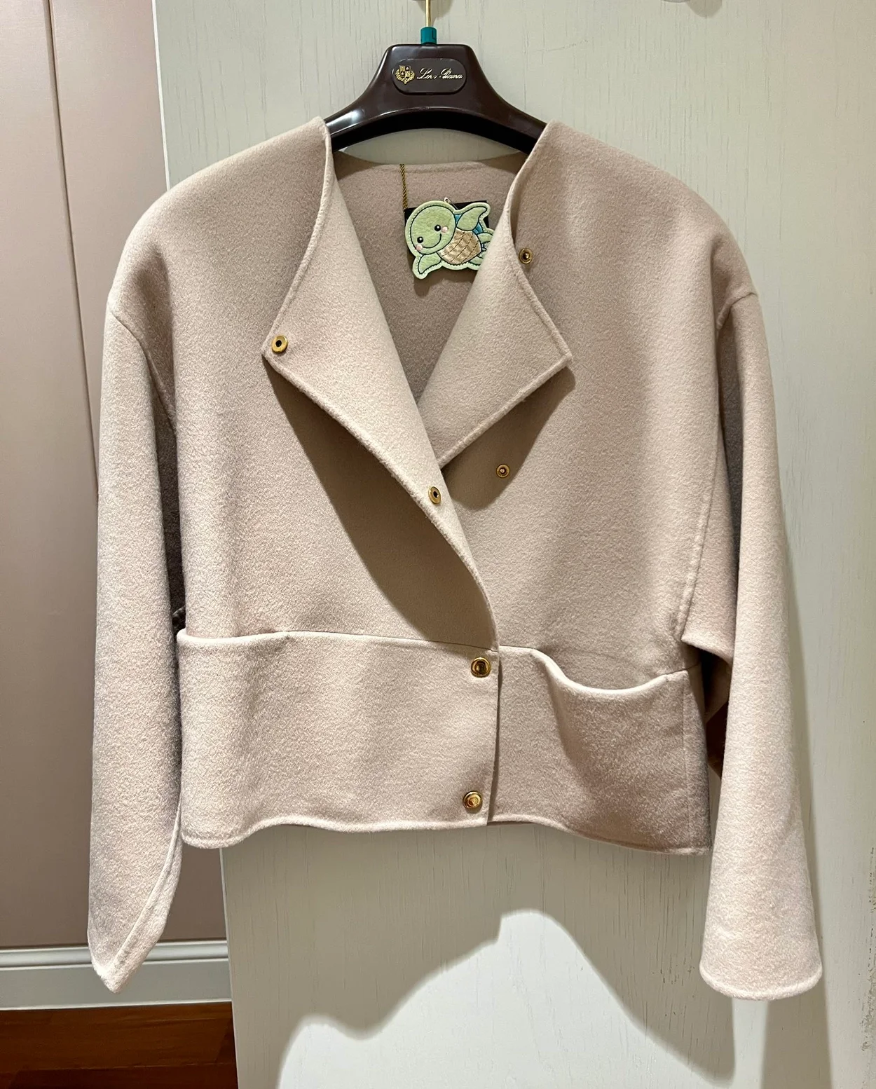 로로피아나 캐시미어 슈웨 자켓