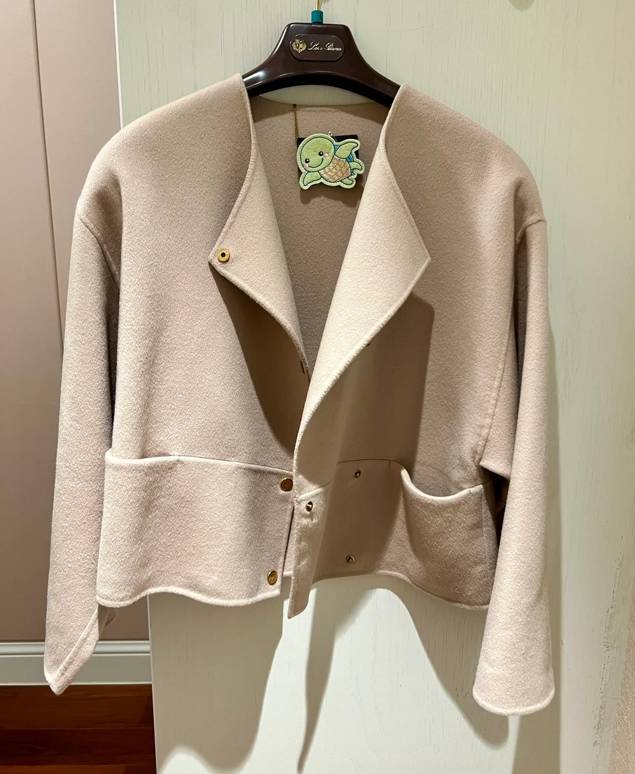 로로피아나 캐시미어 슈웨 자켓