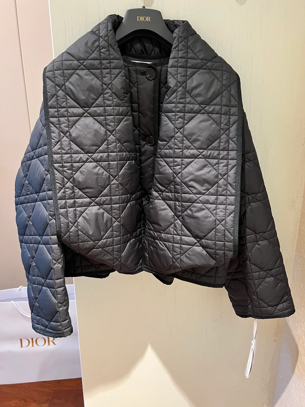 디올 크리스 크로스 매크로까나쥬 피코트