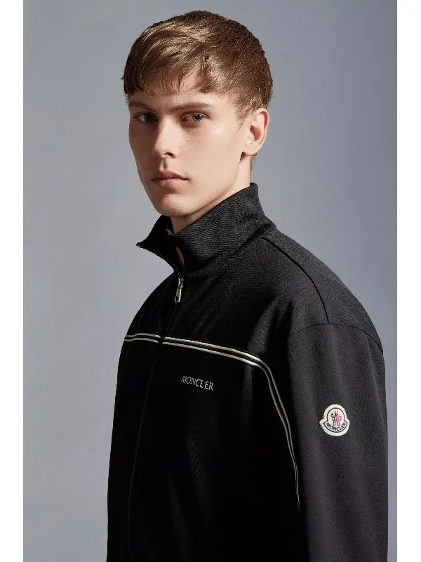 몽클레어 로고패치 하이넥 집업 자켓