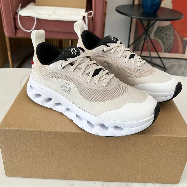 로에베 x On 클라우드틸트 2.0 스니커즈