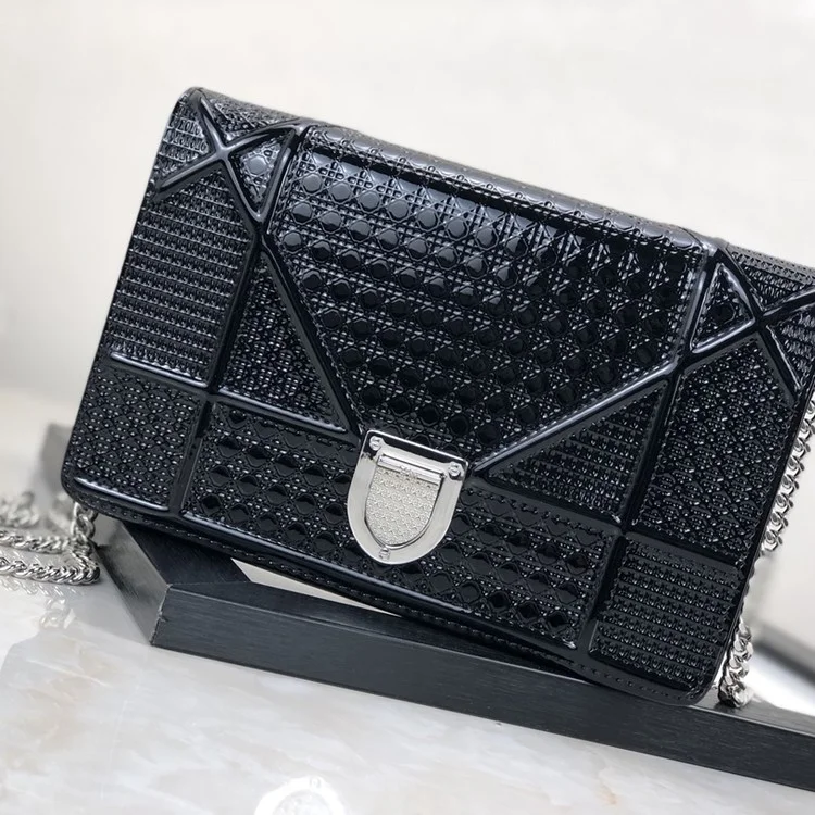 디올 라마 WOC 체인 숄더백