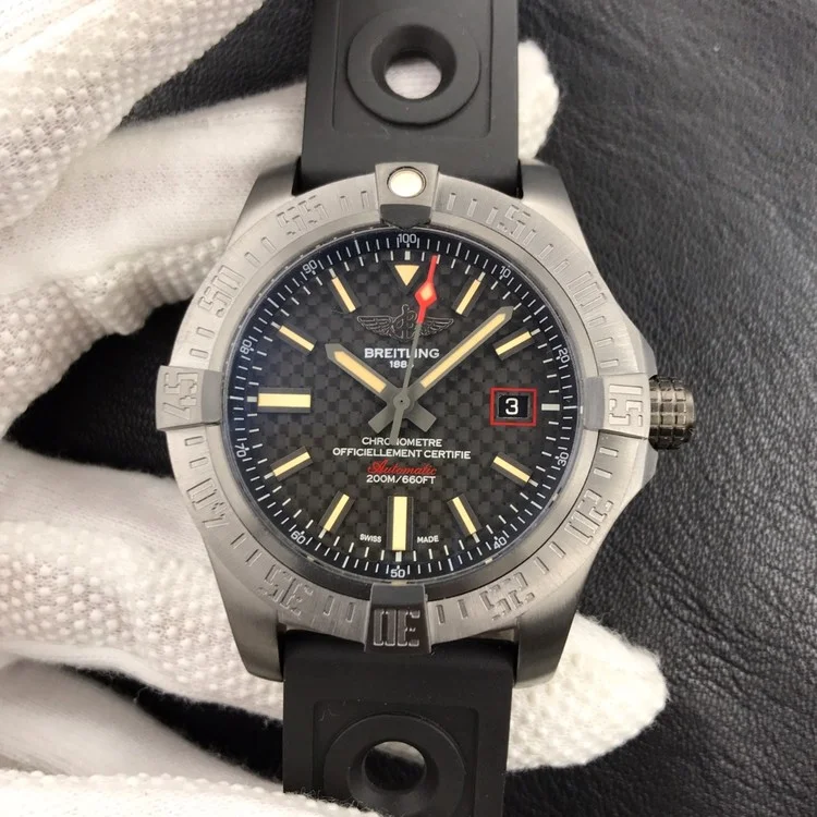 브라이틀링 어벤저 블랙버드 44mm