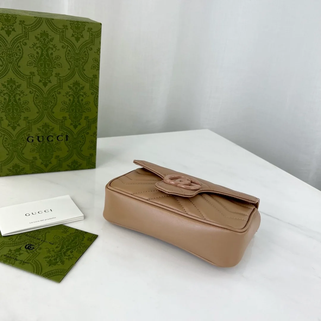 구찌 GG 마몬트 마틀라세 미니백