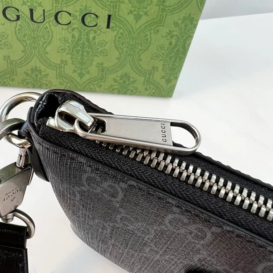 구찌 인터로킹 G 메신저백