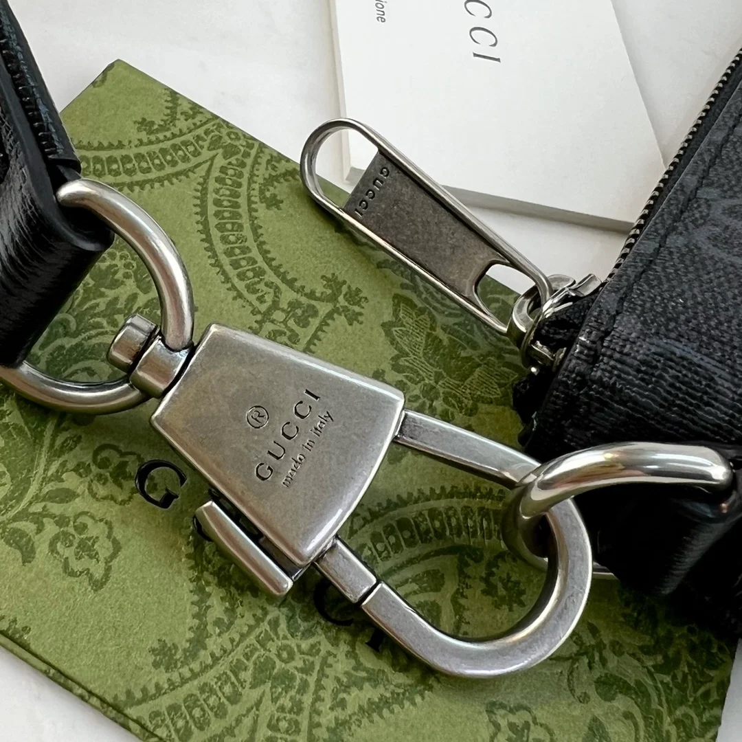 구찌 인터로킹 G 메신저백