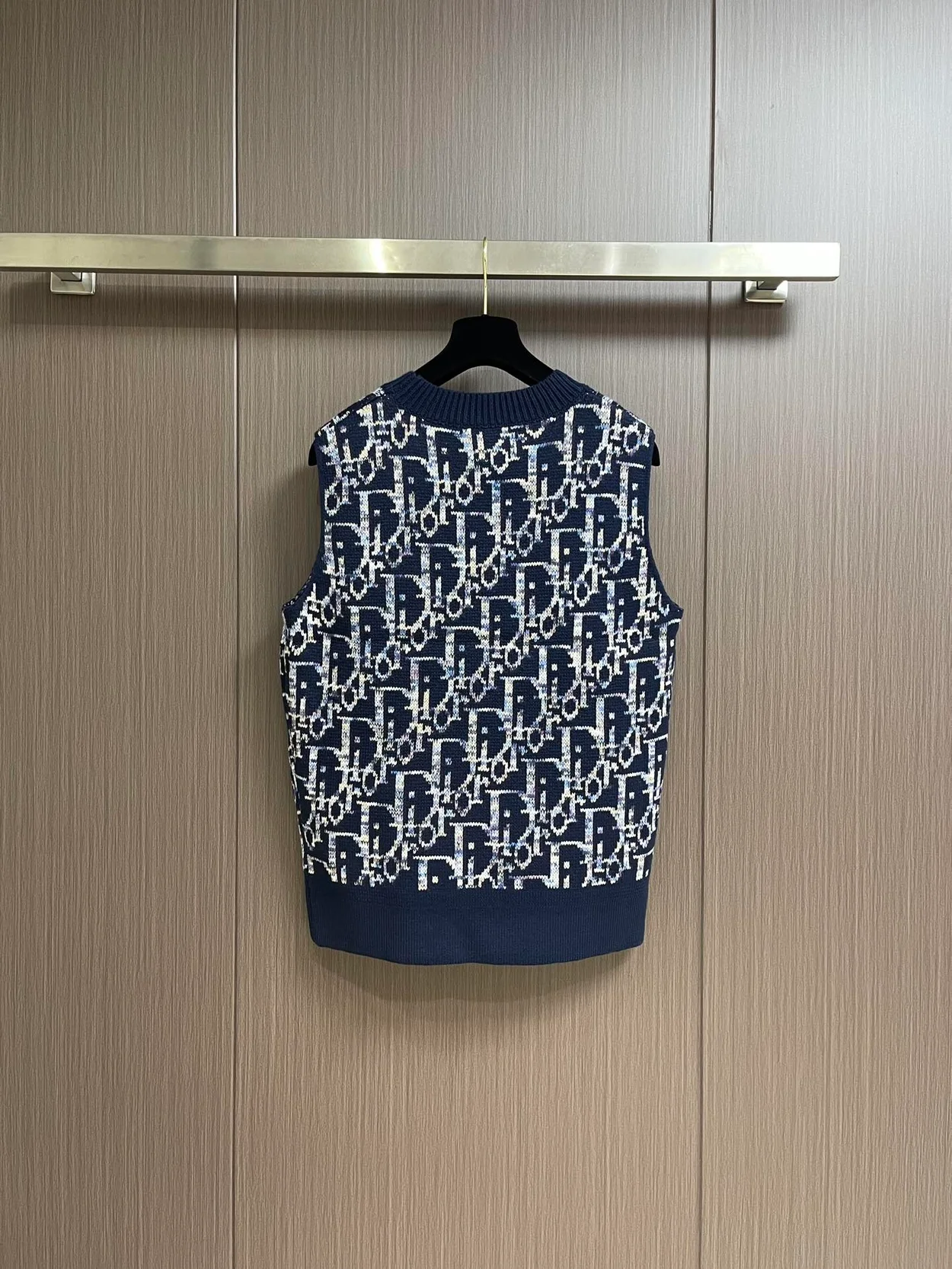 디올 오블리크 민소매 니트