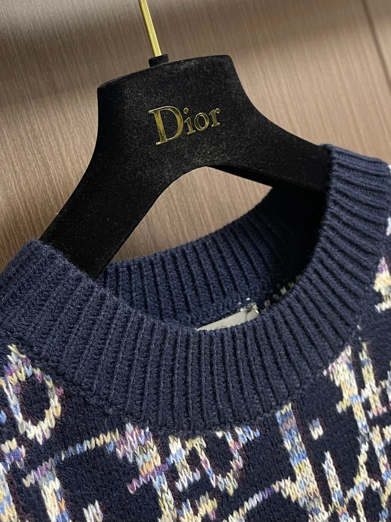 디올 오블리크 민소매 니트