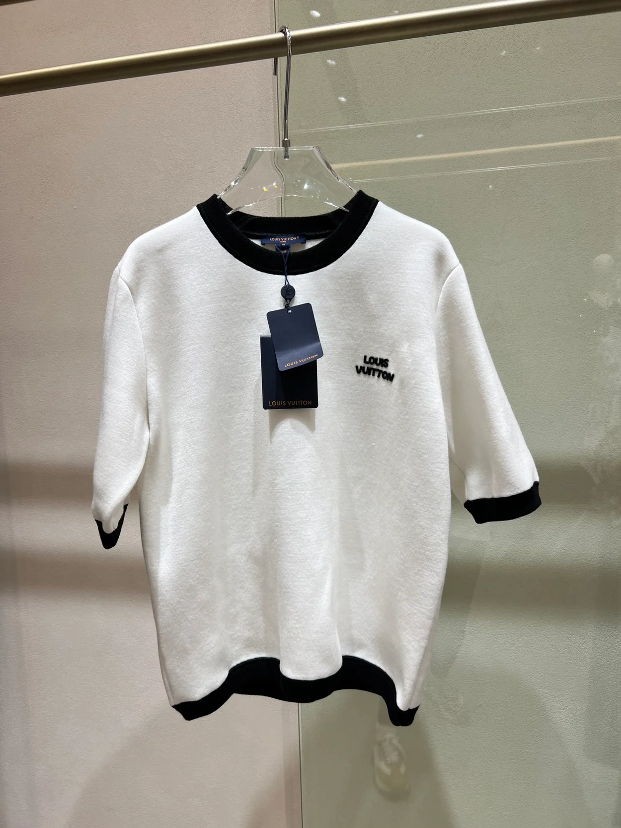 루이비통 그래픽 테크니컬 니트 풀오버