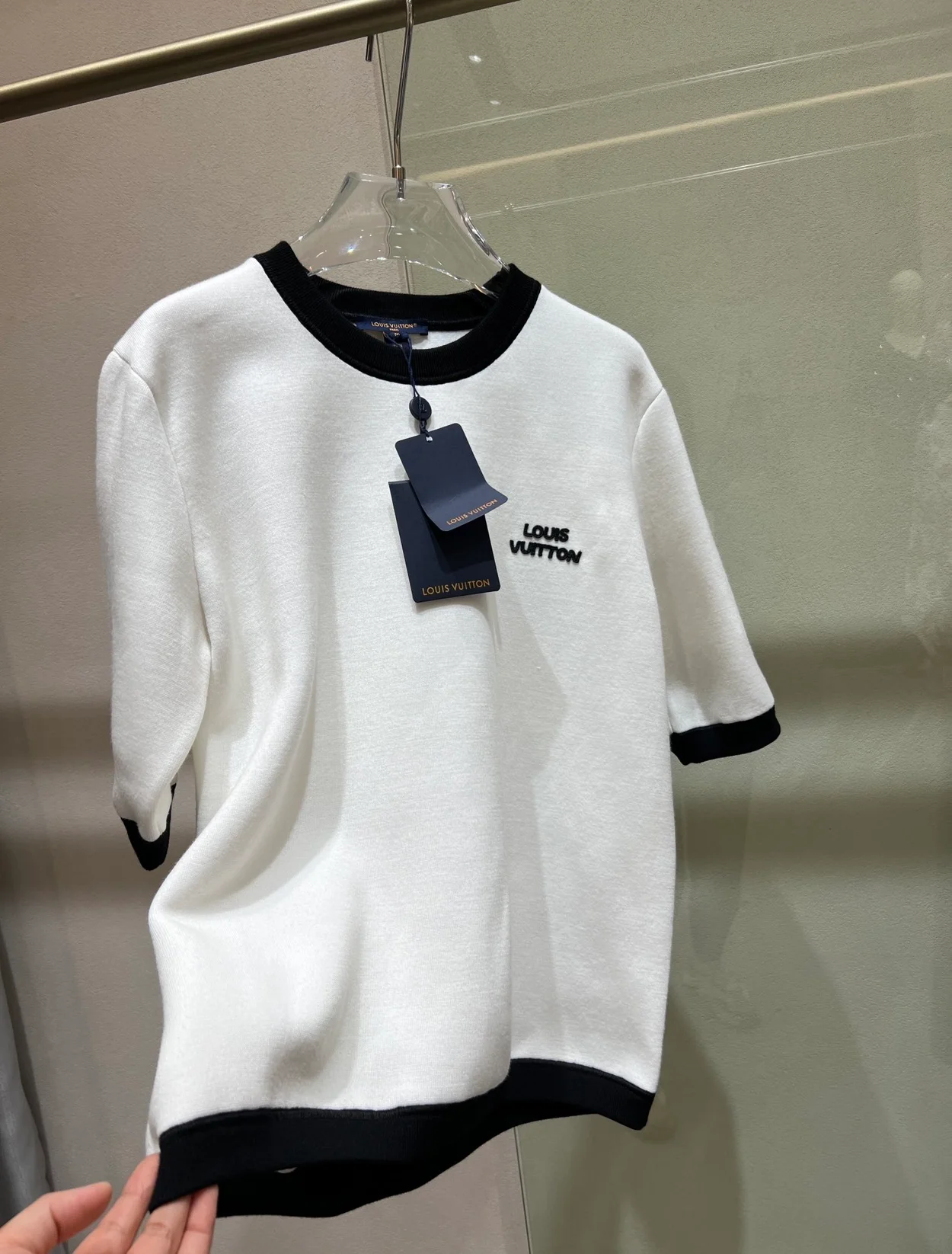 루이비통 그래픽 테크니컬 니트 풀오버