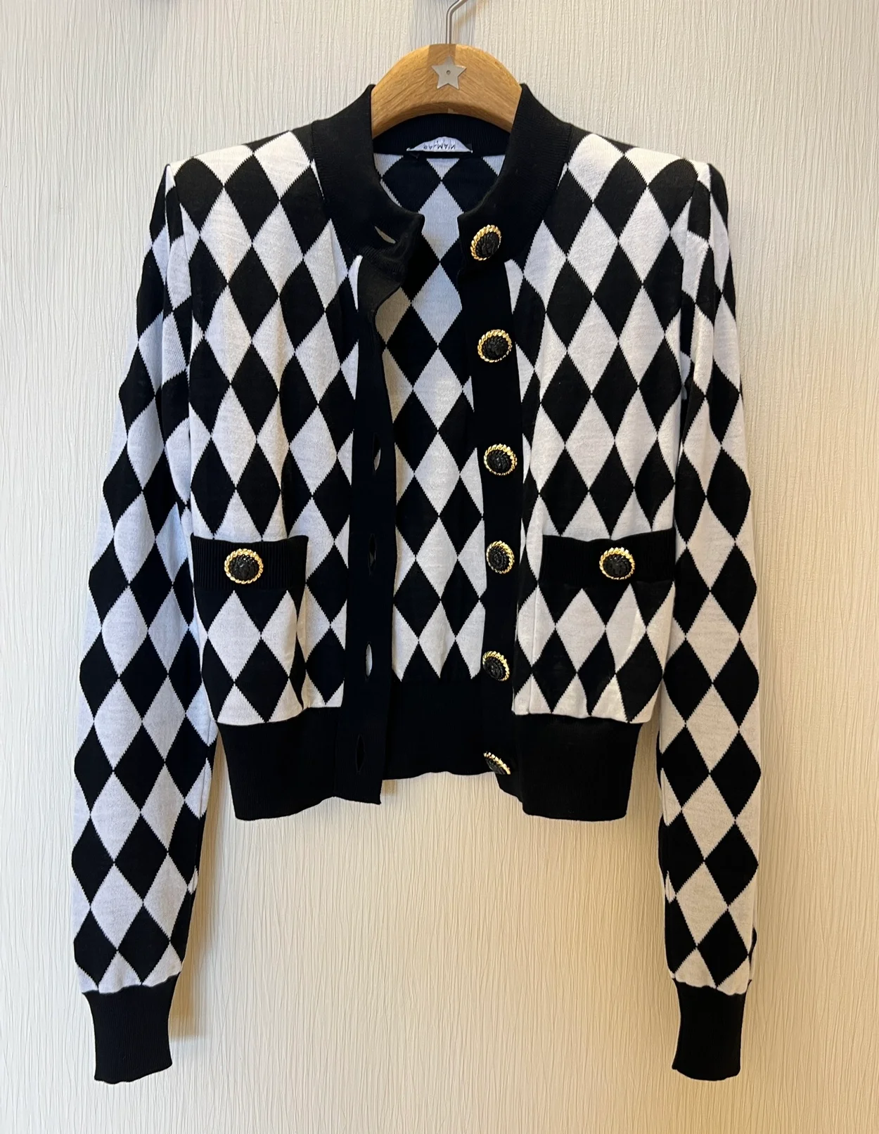 발망 다이아몬드 니트 가디건 블랙